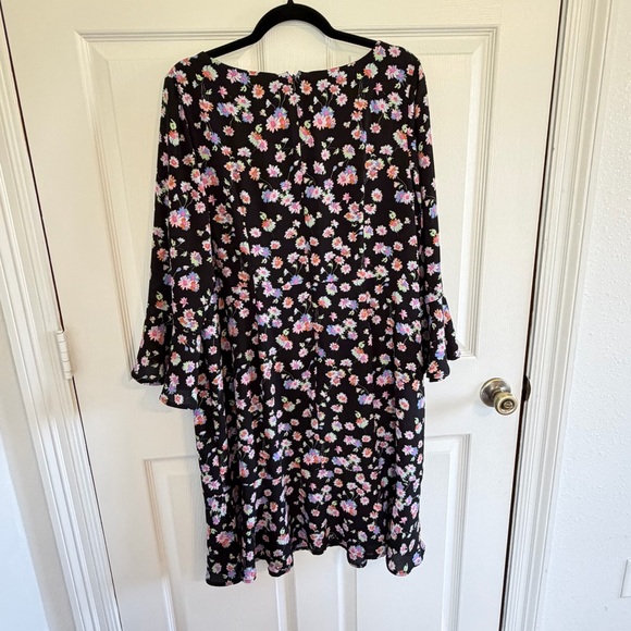 Betsey Johnson Black floral fit and flare bell sleeve midi dress L/XL see pics - Picture 3 of 9